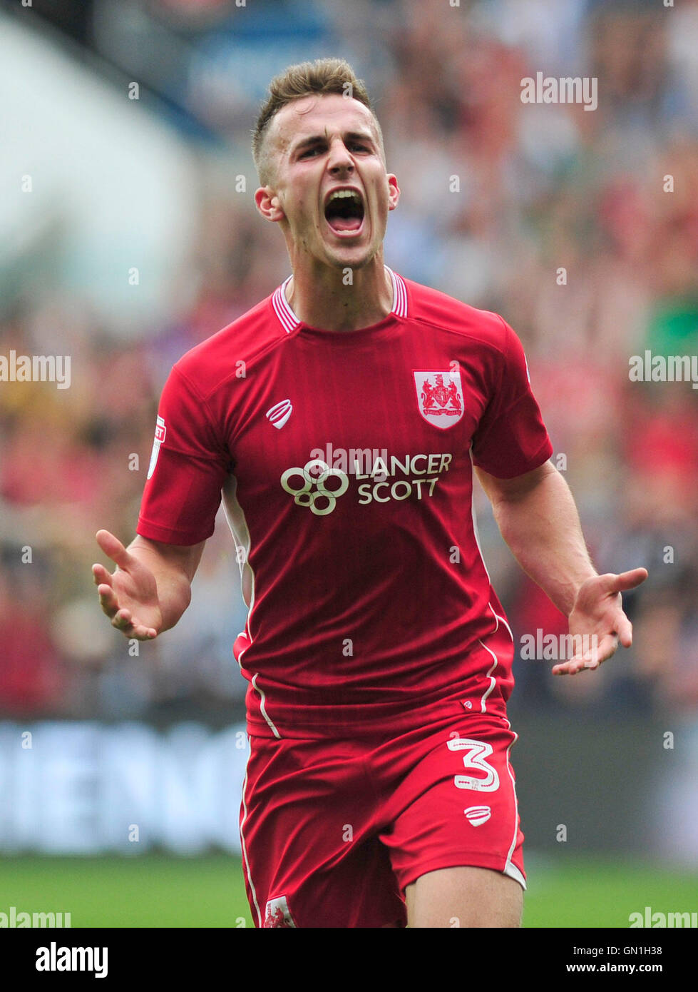 Bristol City Joe Bryan feiert sein Tor zum 2: 1 während der Himmel Bet Meisterschaft im Ashton Gate, Bristol übereinstimmen. Stockfoto