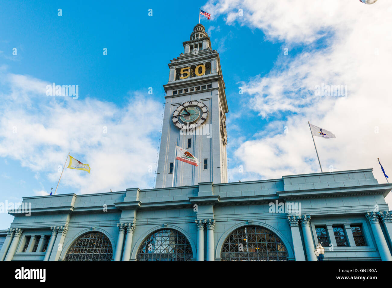 San Francisco Ferry Building ist ein Terminal für die Fähren, die über die Bucht von San Francisco reisen Stockfoto