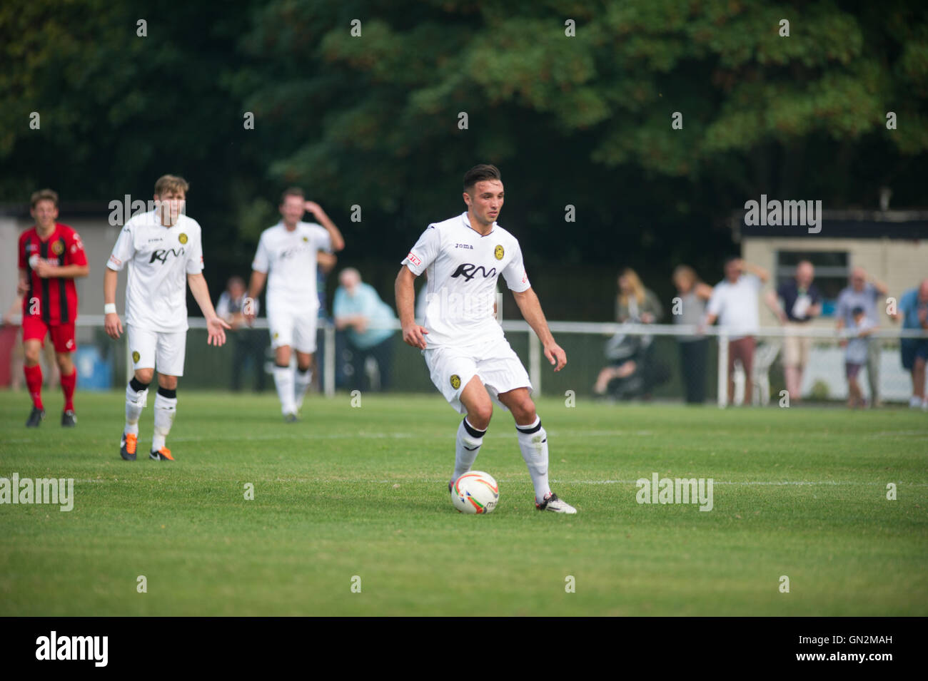 VEREINIGTES KÖNIGREICH. 27. August 2016. Evo-Stik 1.Division Süd und West; Winchester FC V Tiverton Town FC. Winchester City Heimspiel gegen Tiverton Town, wer den ersten kurz nach Halbzeit Schlag. Tiverton ging dann auf um das Spiel schließlich knapp vier Null Gewinner zu dominieren. Bildnachweis: Flashspix/Alamy Live-Nachrichten Stockfoto