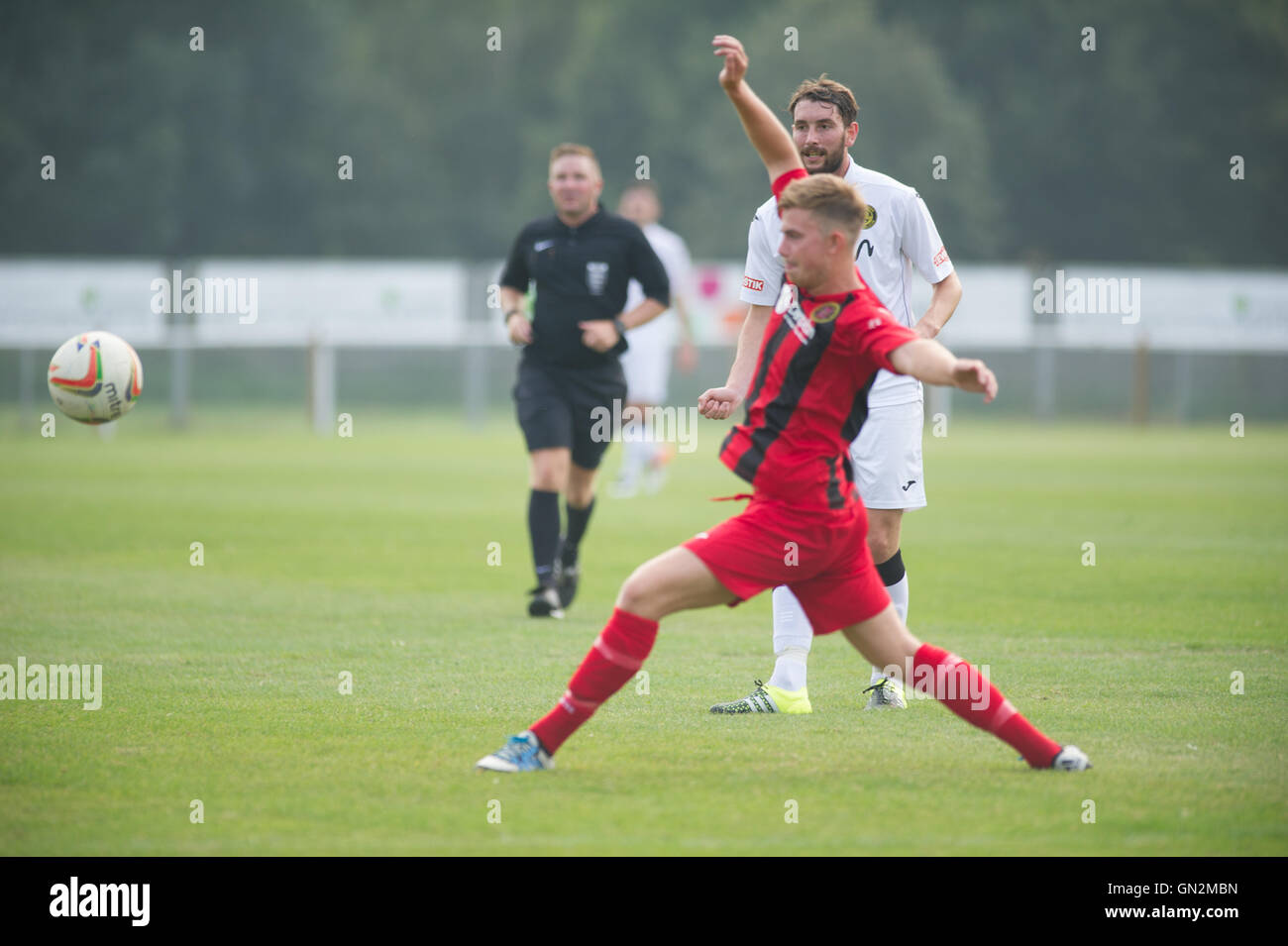VEREINIGTES KÖNIGREICH. 27. August 2016. Evo-Stik 1.Division Süd und West; Winchester FC V Tiverton Town FC. Winchester City FC gestreckt zum zerreißen, hinunter 4-0, Tiverton Town FC. Bildnachweis: Flashspix/Alamy Live-Nachrichten Stockfoto