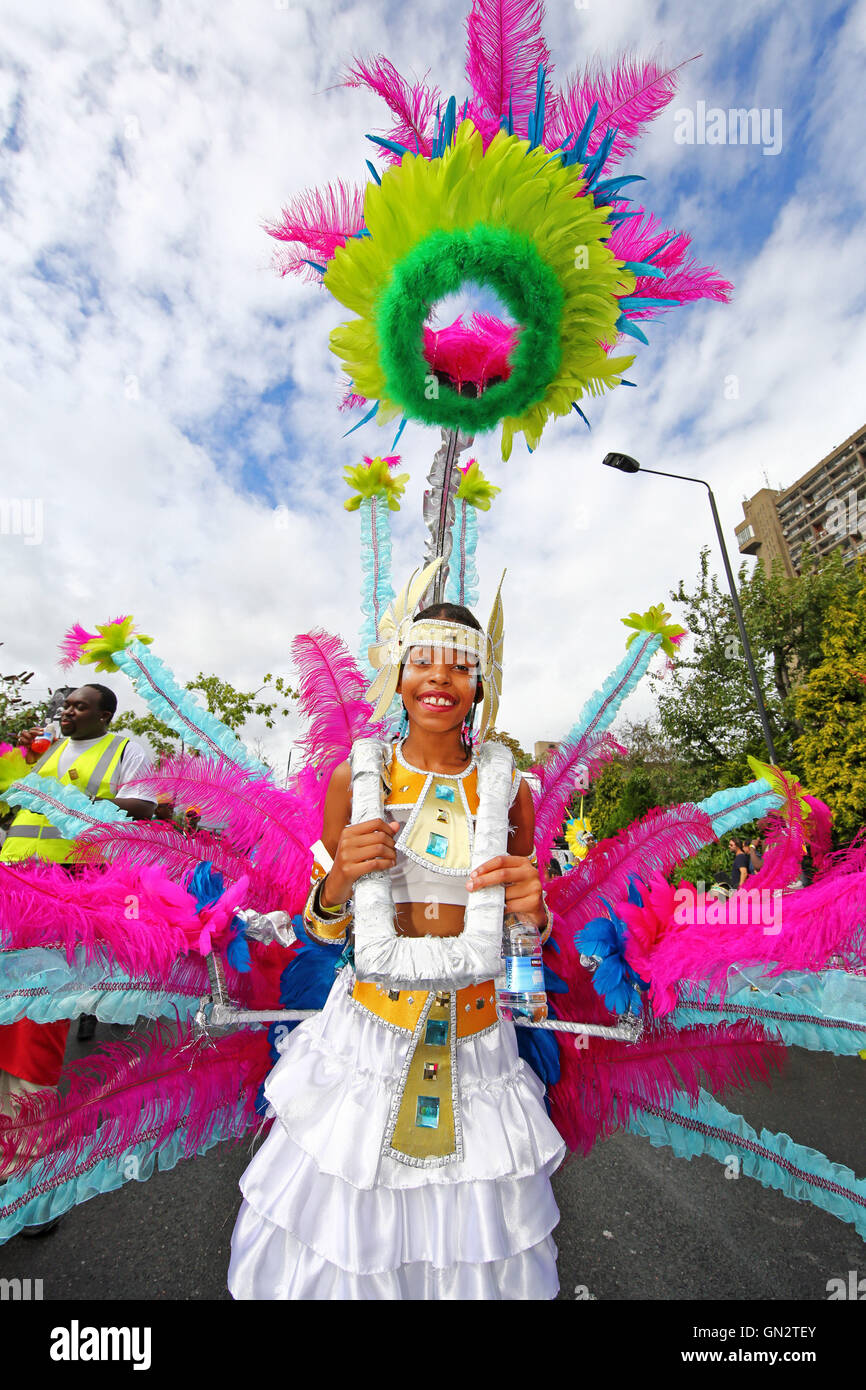 London, UK. 28. August 2016. Kindertag bei den Notting Hill Carnival in London Kredit genießen die Teilnehmer: Paul Brown/Alamy Live News Stockfoto