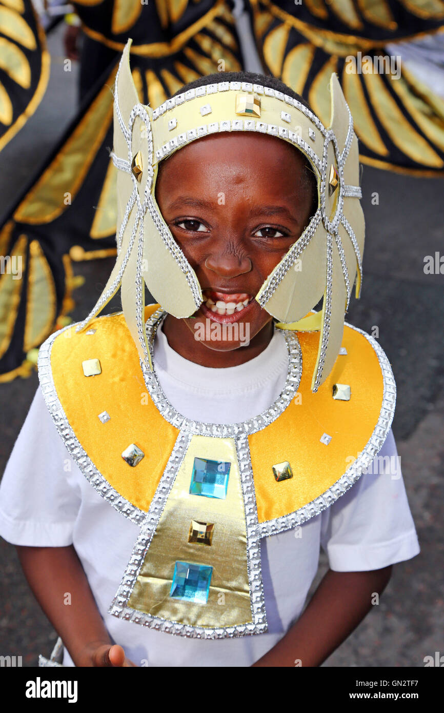 London, UK. 28. August 2016. Kindertag bei den Notting Hill Carnival in London Kredit genießen die Teilnehmer: Paul Brown/Alamy Live News Stockfoto