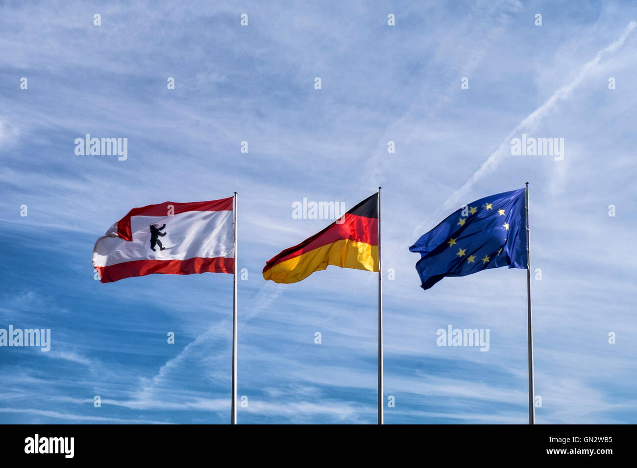 Deutschland Fliegt Eine Fahne Stockfotos und -bilder Kaufen - Alamy