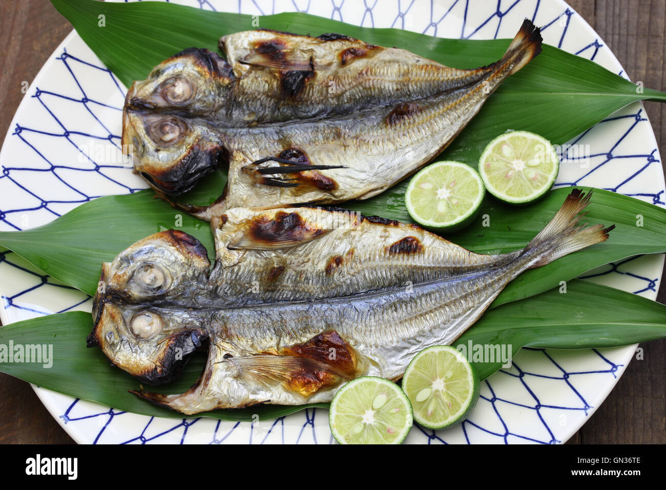 Gegrillter Fisch (Stöcker), japanische Küche Stockfoto