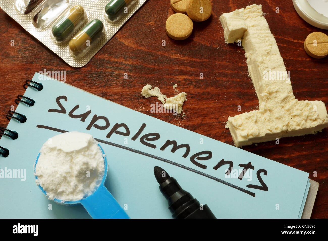Sport Supplements für Bodybuilding in Pillen, Tabletten und Nummer eins aus Protein. Stockfoto