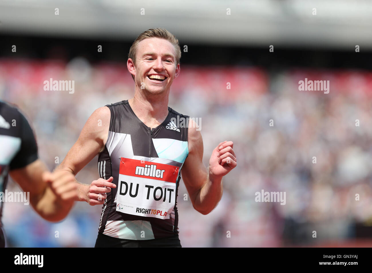 Charl du TOIT laufen in den Männern T37 100m bei der IPC Jubiläumsspiele, Queen Elizabeth Olympic Park, Stratford, London, UK. Stockfoto