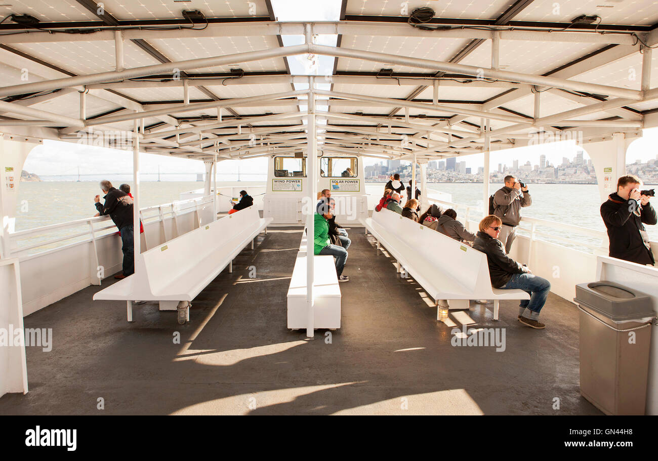 Touristen auf Boot Alcatraz Insel zu verlassen. Stockfoto