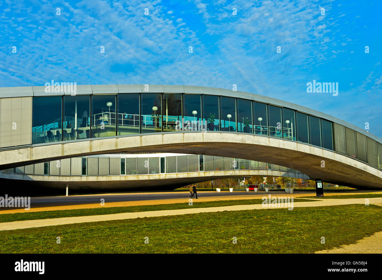 Das Rolex Learning Center, École Polytechnique Fédérale de Lausanne EPFL, Lausanne, Schweiz Stockfoto