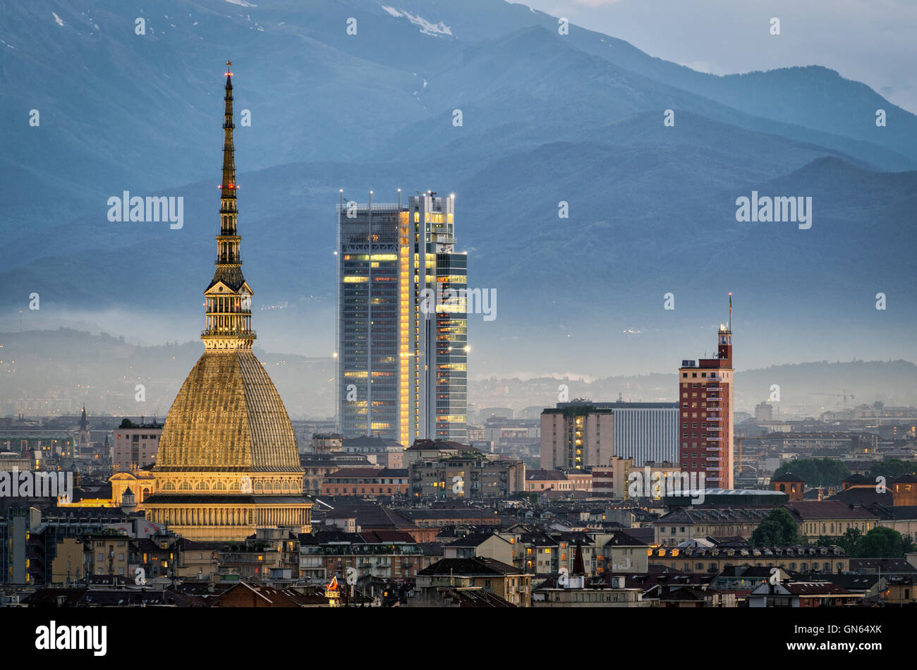 Torino-Panorama mit Nahaufnahme auf die Mole Antonelliana Stockfoto