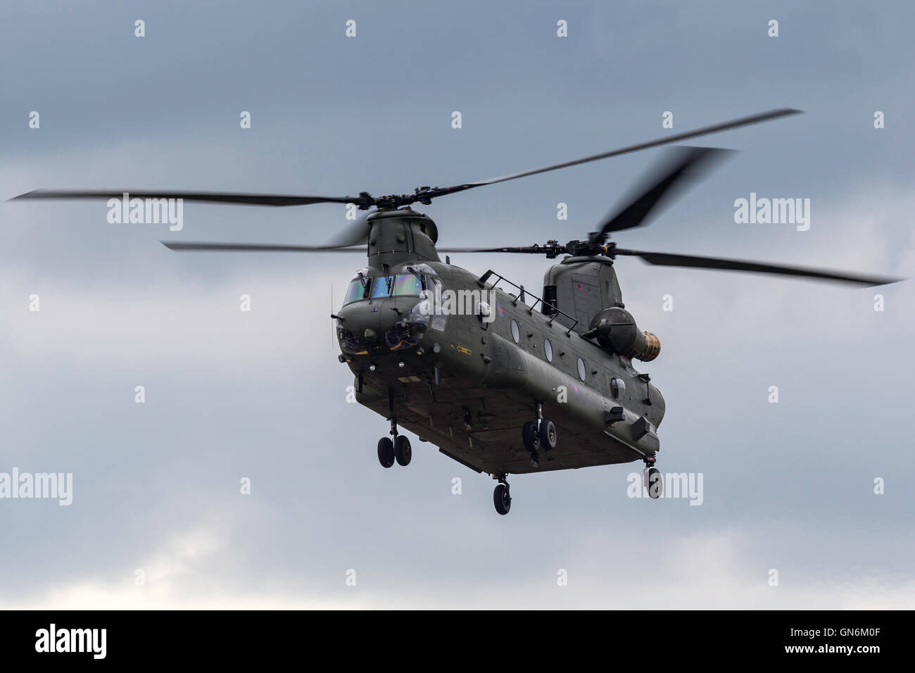 Royal Air Force (RAF) Boeing Chinook HC2 Twin Rotor Schwergut Transport Hubschrauber. Stockfoto