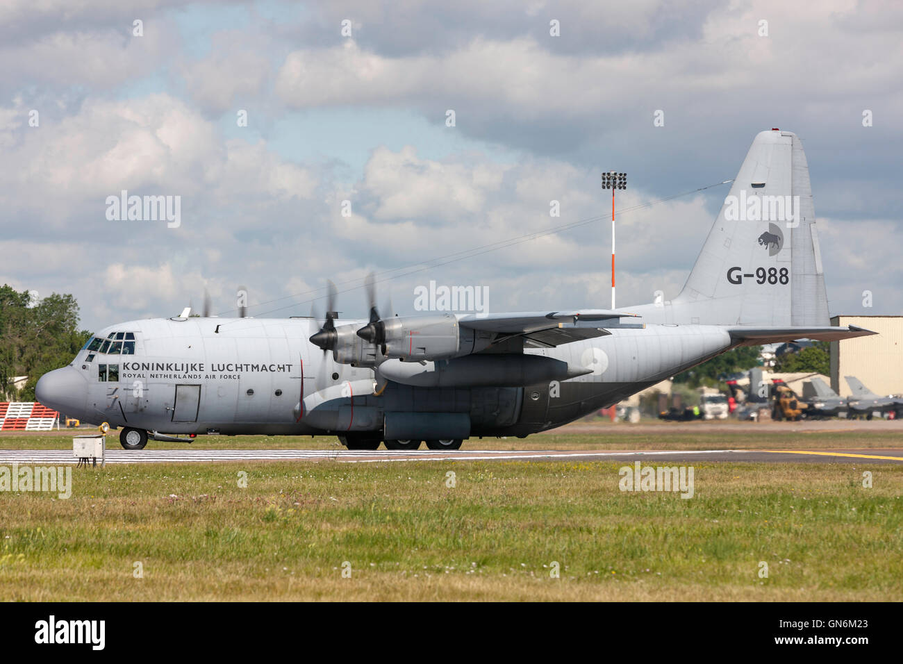 Royal Netherlands Air Force (Koninklijke Luchtmacht) (RNLAF) Lockheed C - 130H Hercules militärische Transportflugzeuge Stockfoto