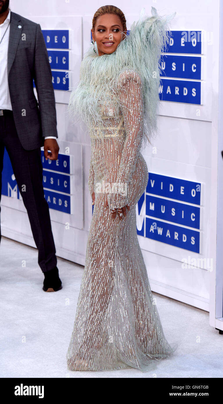 Beyonce Knowles bei den MTV Video Music Awards 2016, Madison Square Garden, New York City ankommen. Stockfoto