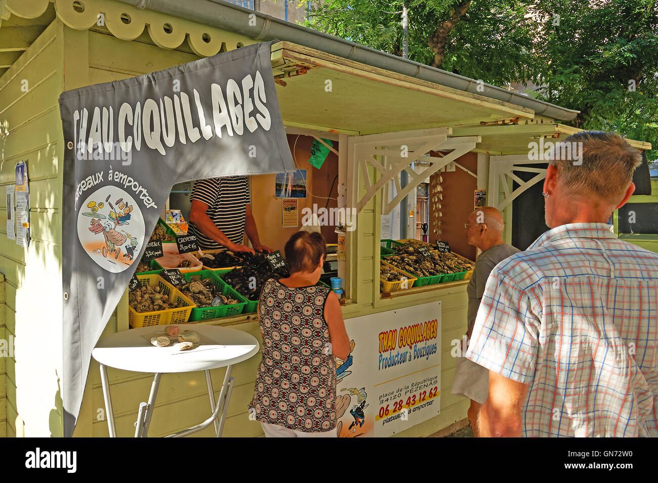 Straße Verkäufer Kiosk mit Muscheln aus dem Etang du Thau, Stockfoto