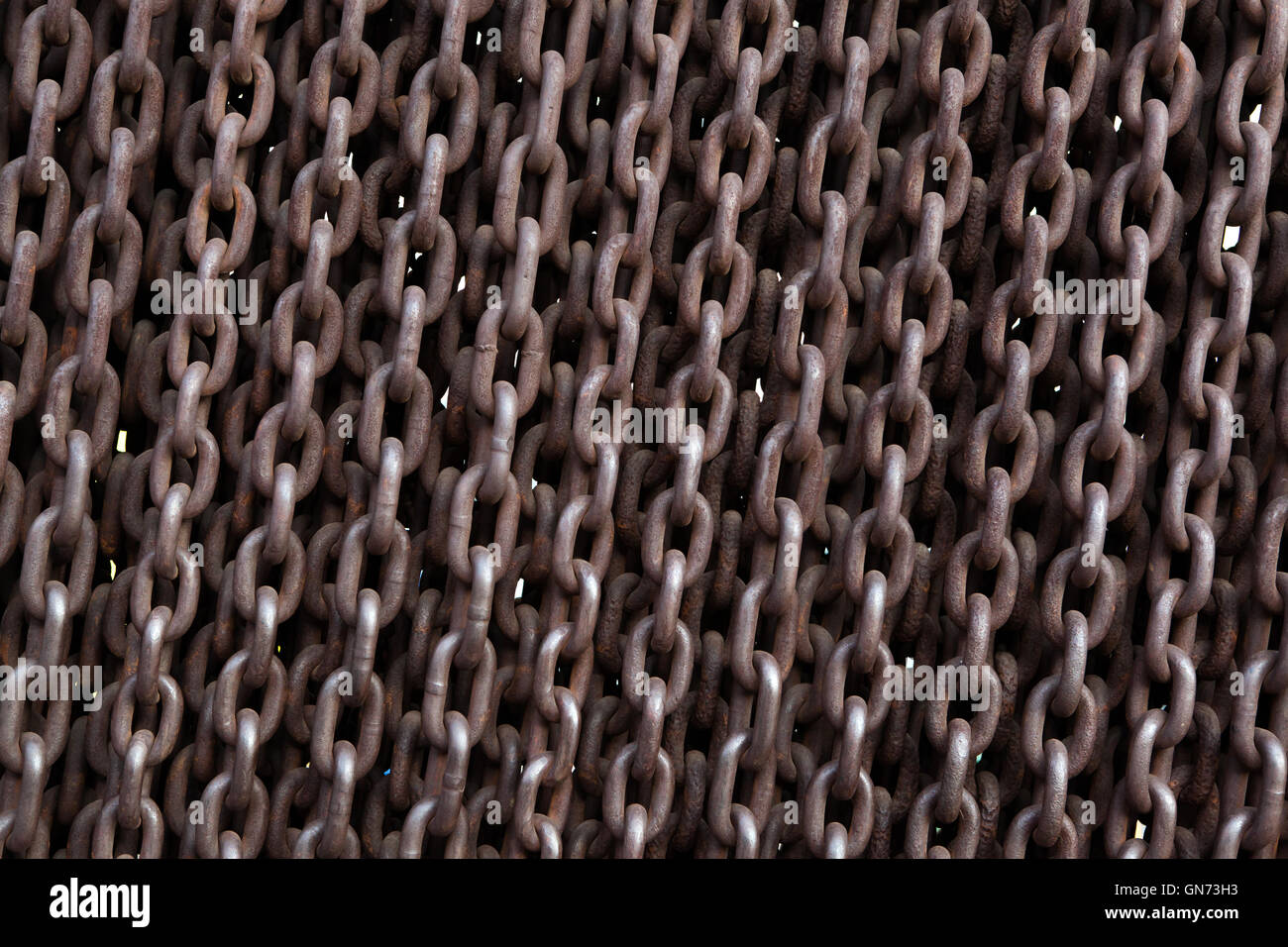 Eisernen Vorhangs Denkmal neben dem Haus des Terrors in Budapest, Ungarn. Stockfoto