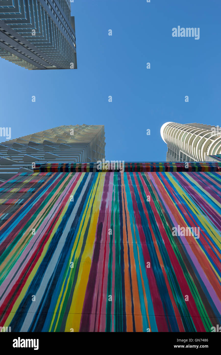 TROPFEN SIE FARBE WANDBILD (© MARKUS LINNENBRINK 2016) SLS BRICKELL STADTZENTRUM WOLKENKRATZER DOWNTOWN MIAMI FLORIDA USA Stockfoto