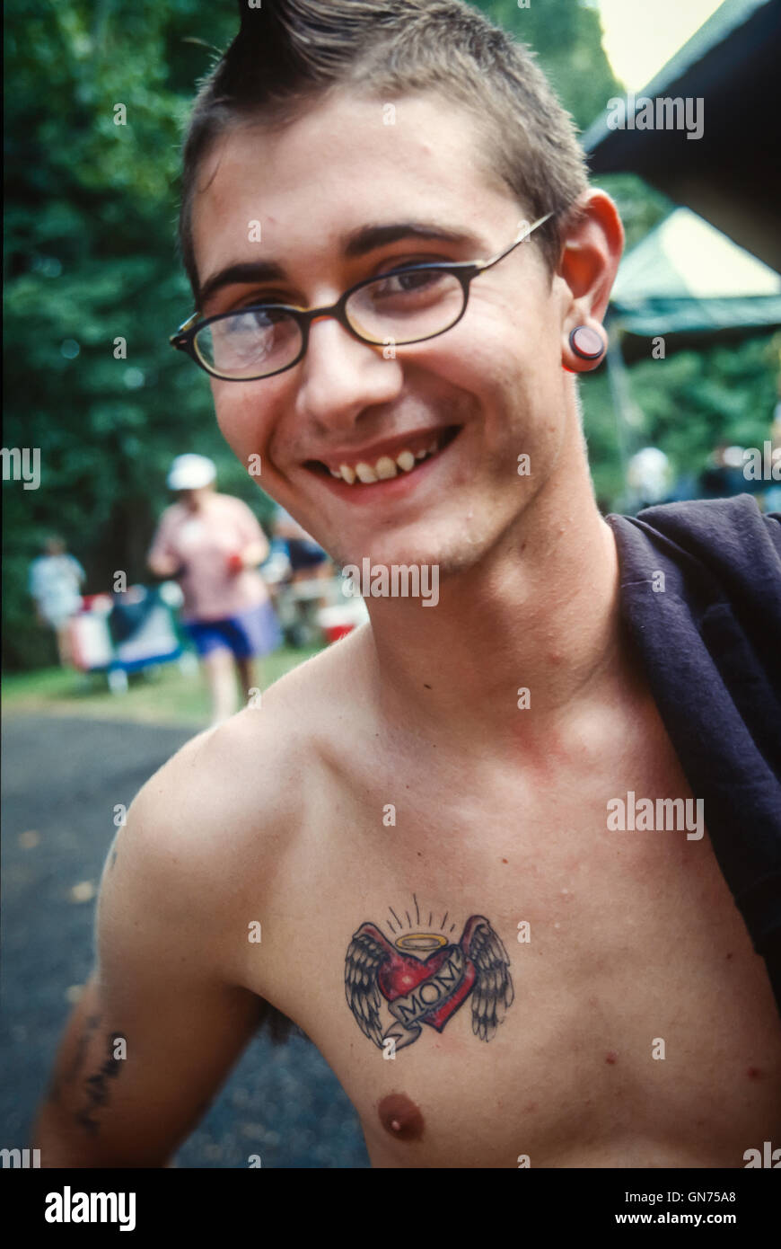 Junge Mit Tatowierungen Stockfotografie Alamy
