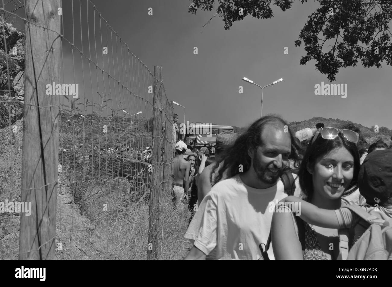 Bild aufgenommen am Tag des Feuers, die auf dem Parkplatz des Dance Festival Andanças 2016 (3. August 2016) aufgetreten sind. Portugal Stockfoto