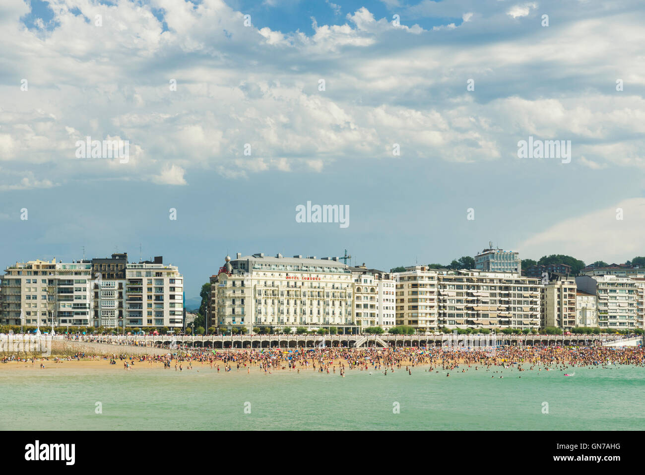 Blick auf La Concha Strand Bucht San Sebastian-Donostia Spanien Stockfoto