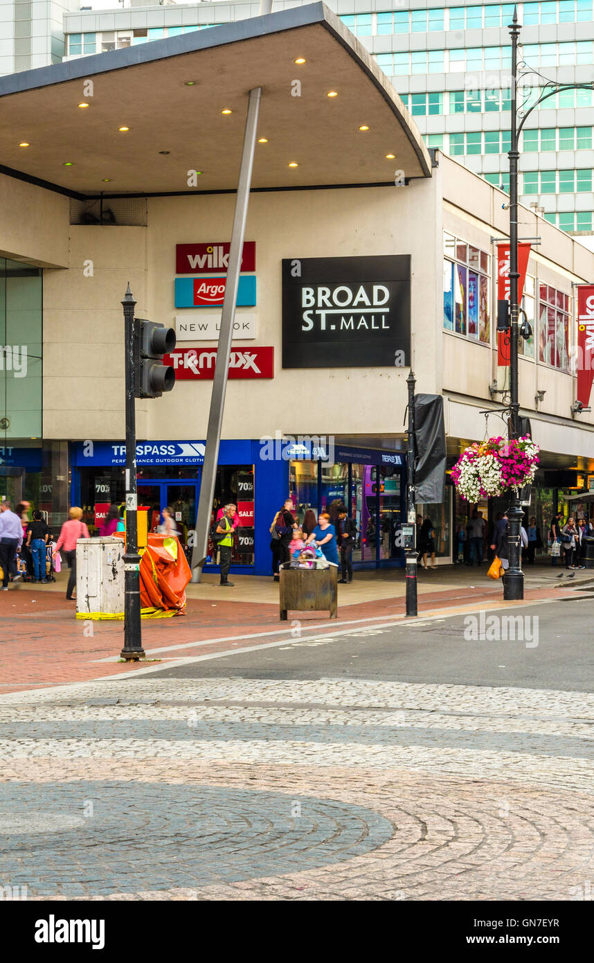 Außen an der Broad Street Mall in Reading, Berkshire Stockfoto