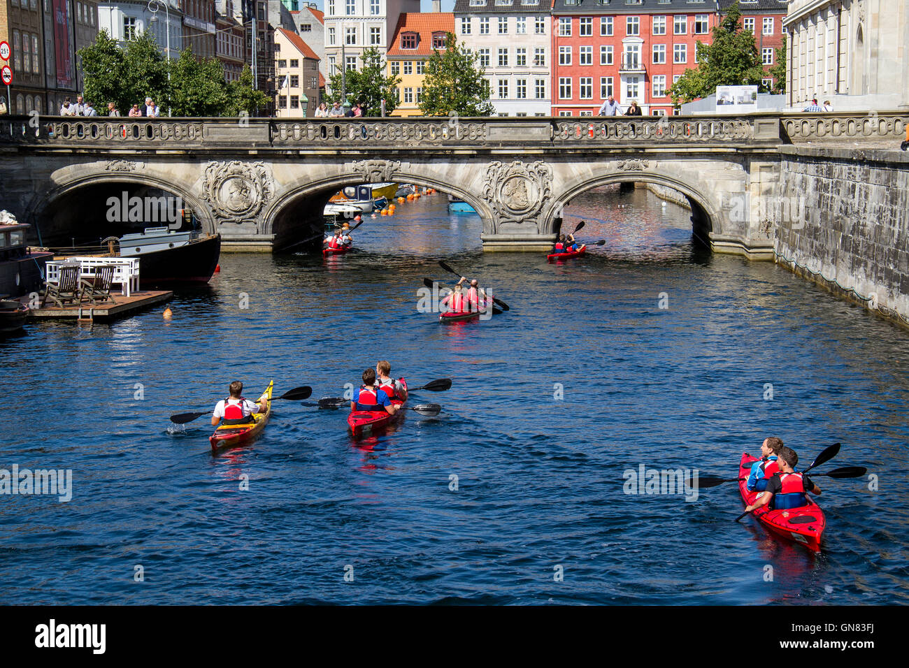 Kanuten auf dem Frederiksholms Kanal, in Kopenhagen, Dänemark Stockfoto