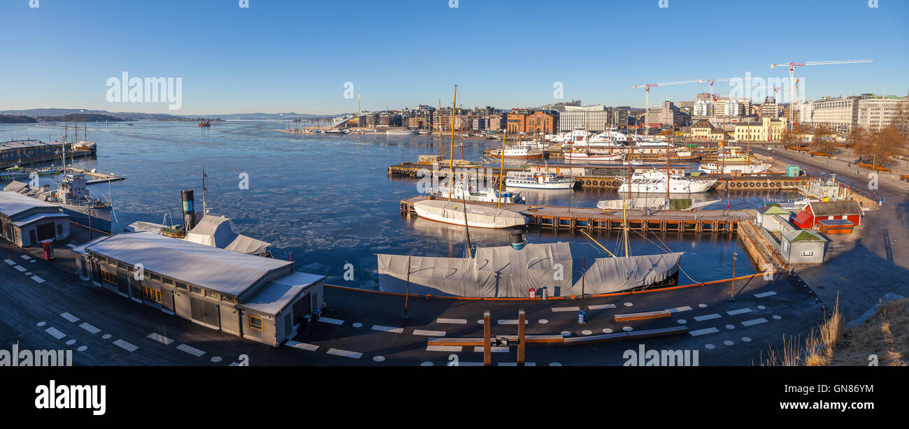 Panoramablick über Oslo Hafen, einer der großen Sehenswürdigkeiten Oslos Stockfoto