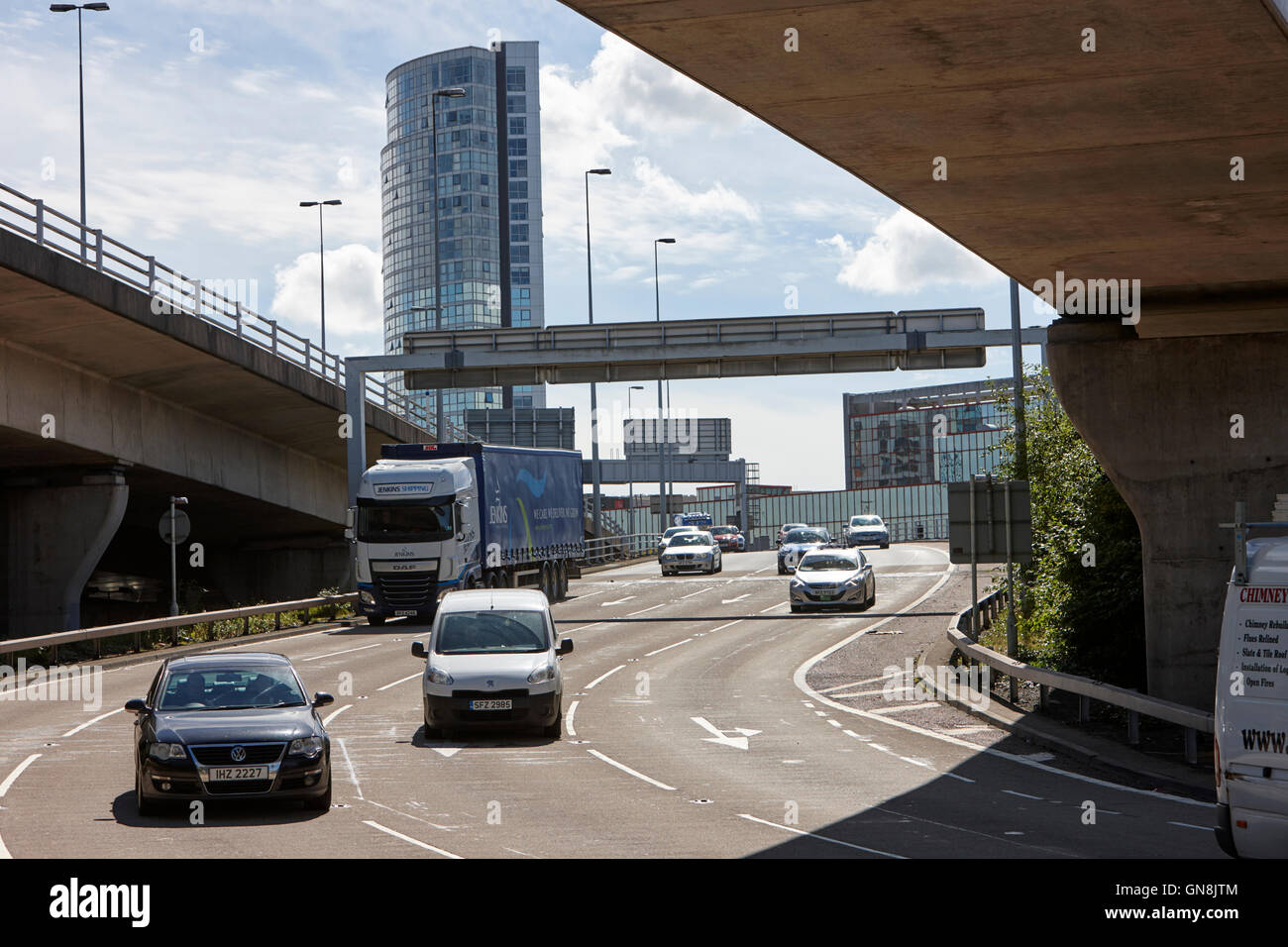Belfast M3 Autobahn Überführung und Unterführung Verkehr in der Innenstadt Nordirland Vereinigtes Königreich Stockfoto