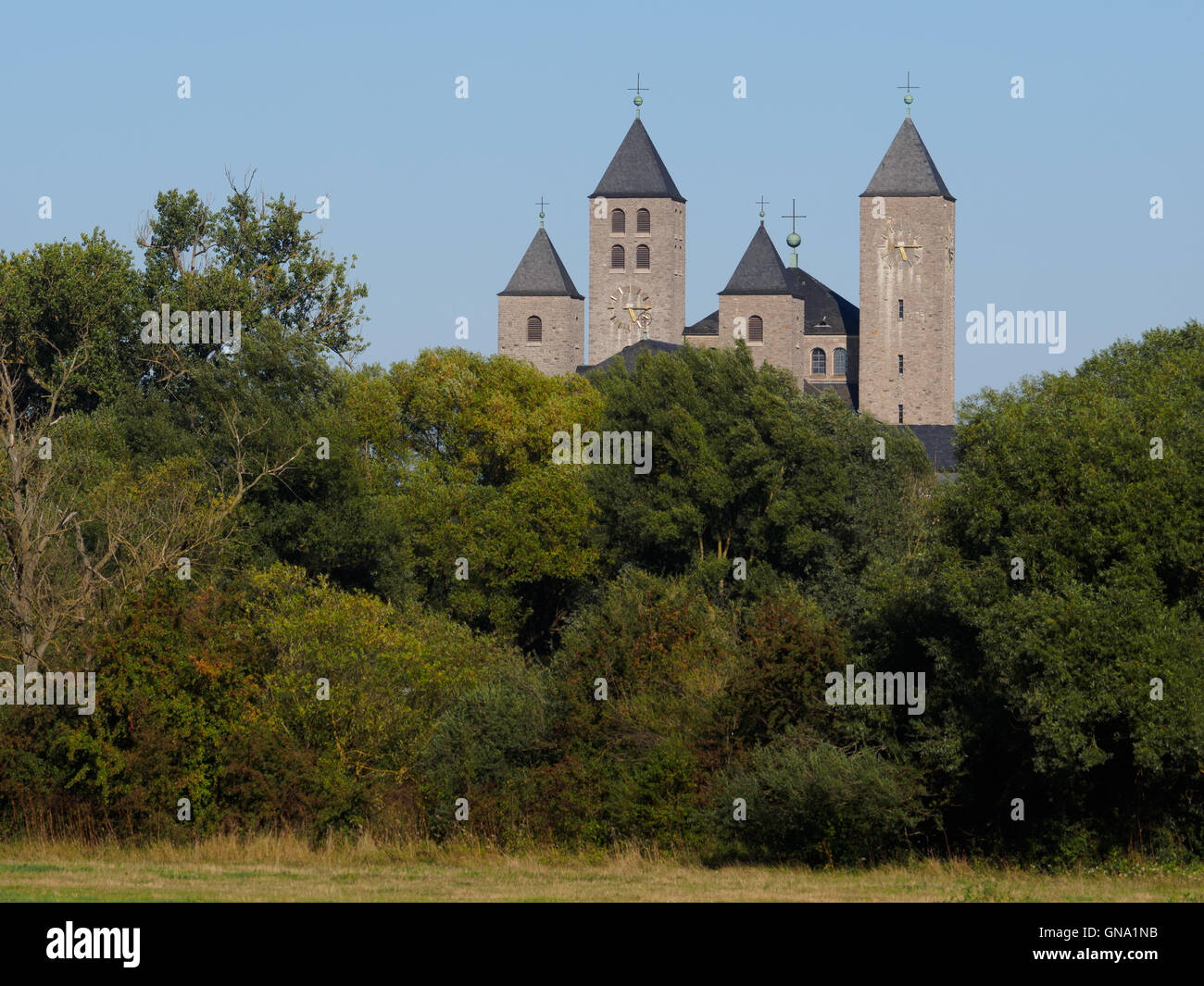 Schwarzach, Deutschland. 25. August 2016. Das Kloster Münsterschwarzach ist auf Schwarzach, Deutschland, 25. August 2016 zu sehen. Die Benediktiner-Gemeinschaft lebt in Münsterschwarzach seit 1200 Jahren. Foto: Nicolas Armer/Dpa/Alamy Live News Stockfoto