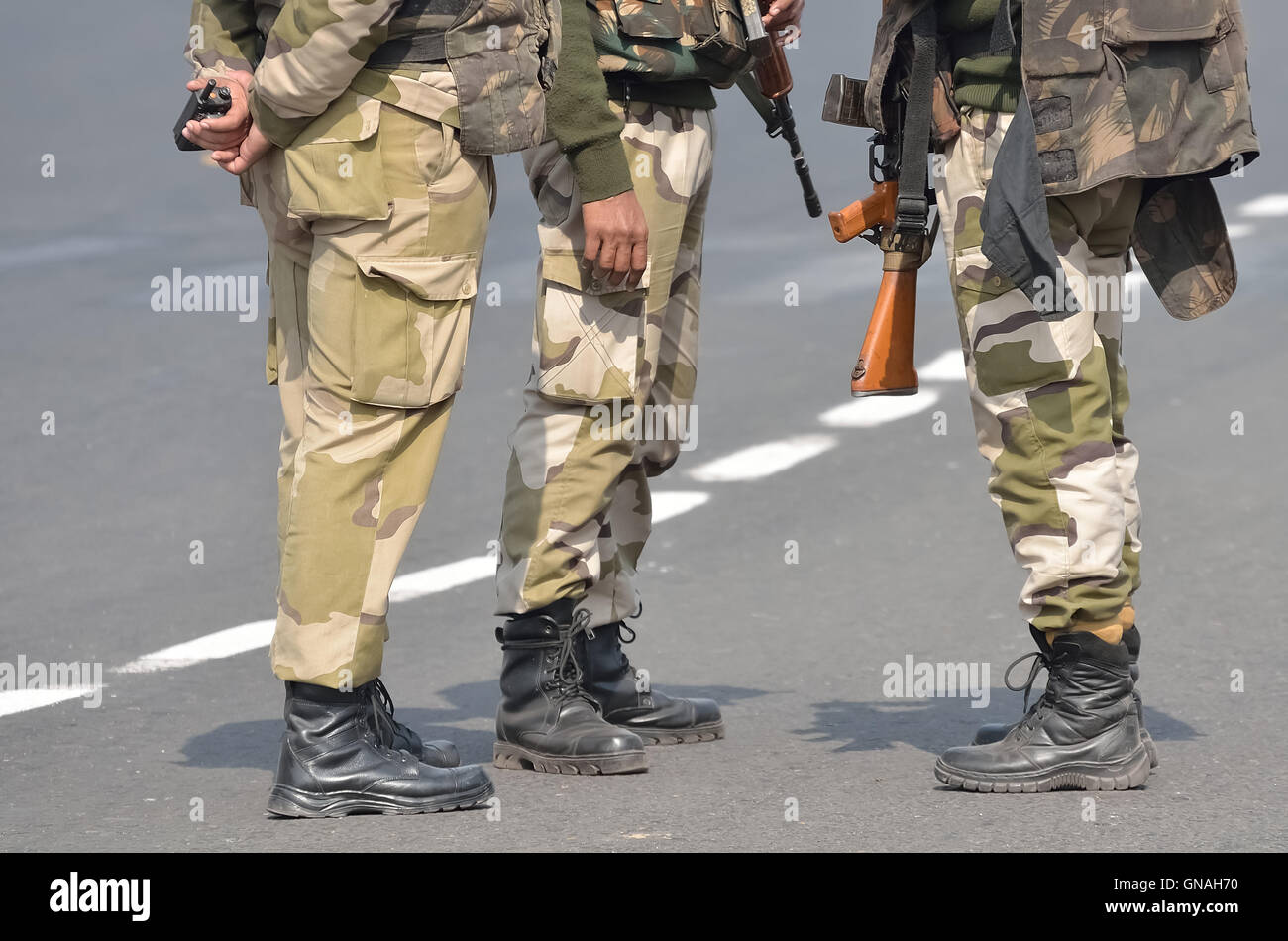 Indische Armee Mit Ak 47 Stockfotografie Alamy