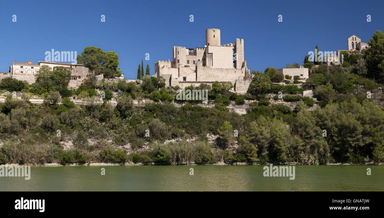 Dorf und Burg Castellet, Provinz Barcelona, Catalonia. Stockfoto