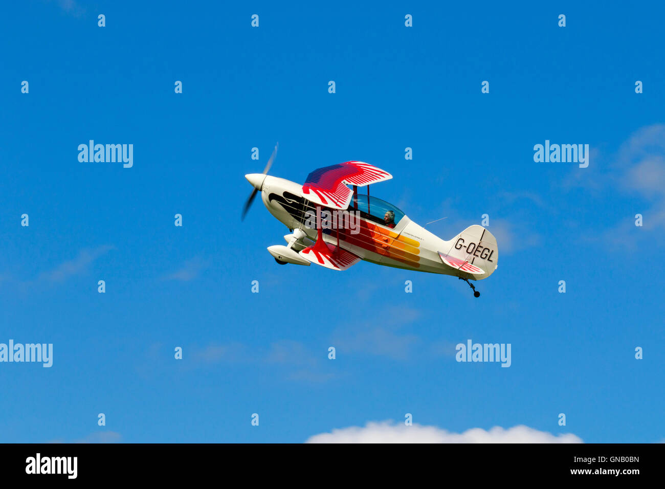 Christen Sie Eagle II G-OEGL im Flug über Breighton Flugplatz Stockfoto