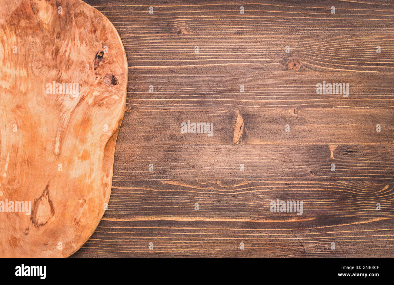 Unregelmäßige Schneidebrett aus links vom Tisch Stockfoto