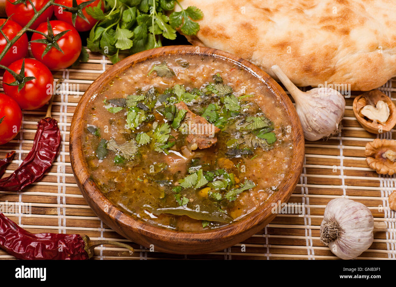 Kharcho.Georgian-Rindfleisch-Walnuss-Suppe Stockfoto
