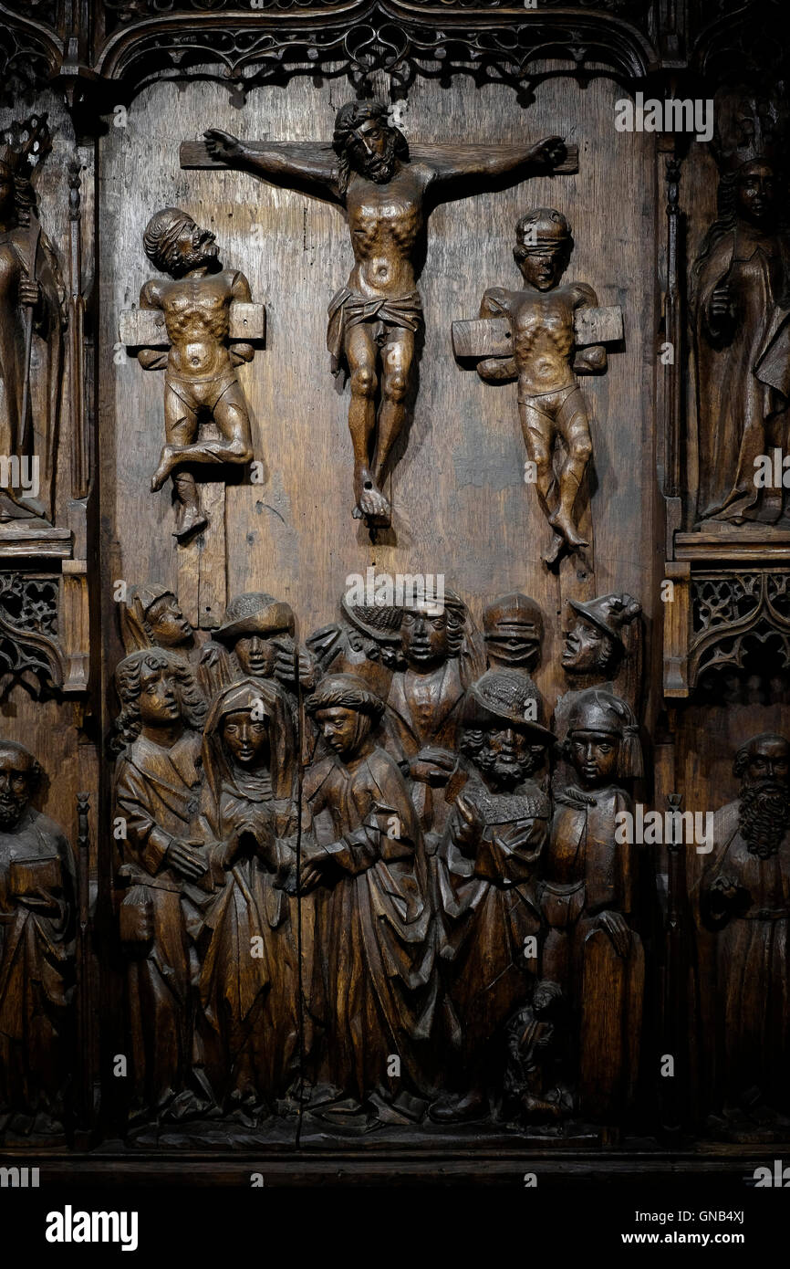 Holzfigur auf der größten gotischen Burg in Europa baute die Burg des Deutschen Ordens durch die Kreuzritter, ein deutscher Geistlicher Orden der Kreuzritter, in Form einer Ordensburg-Festung befindet sich in der Stadt Malbork im Großraum Zulawy in Nordpolen Westpommern Stockfoto