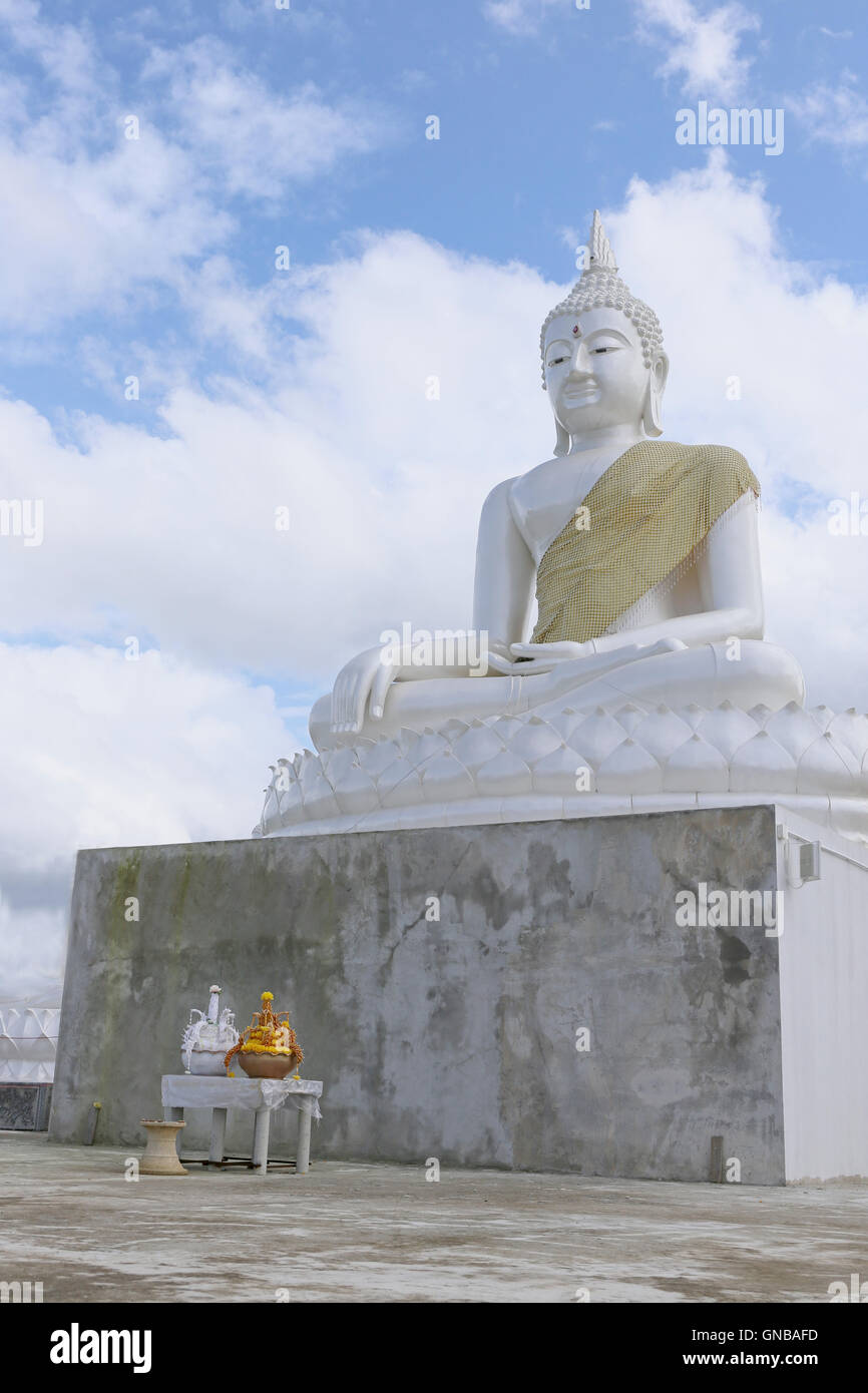 Weiße Buddha-statue Stockfoto