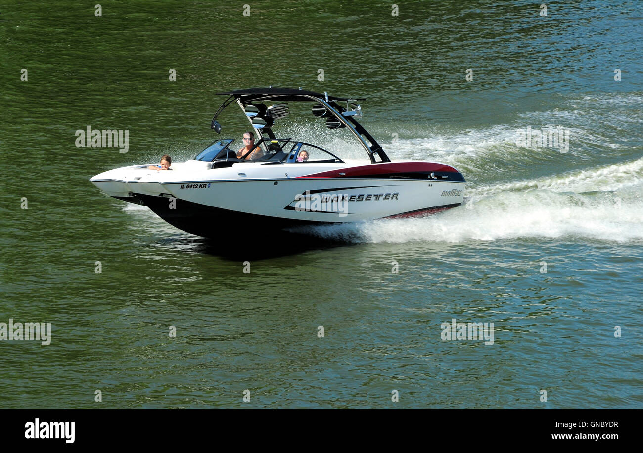 Recreational Bootfahren. Wake Board Boot Stockfoto