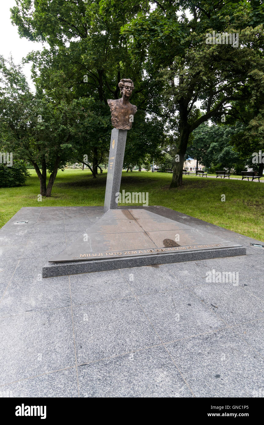 Denkmal für die Opfer der kommunistischen Staat Polizei- und kommunistische Unterdrückung auf Petřín Hügel, Újezd Straße in die Malá Str. Stockfoto