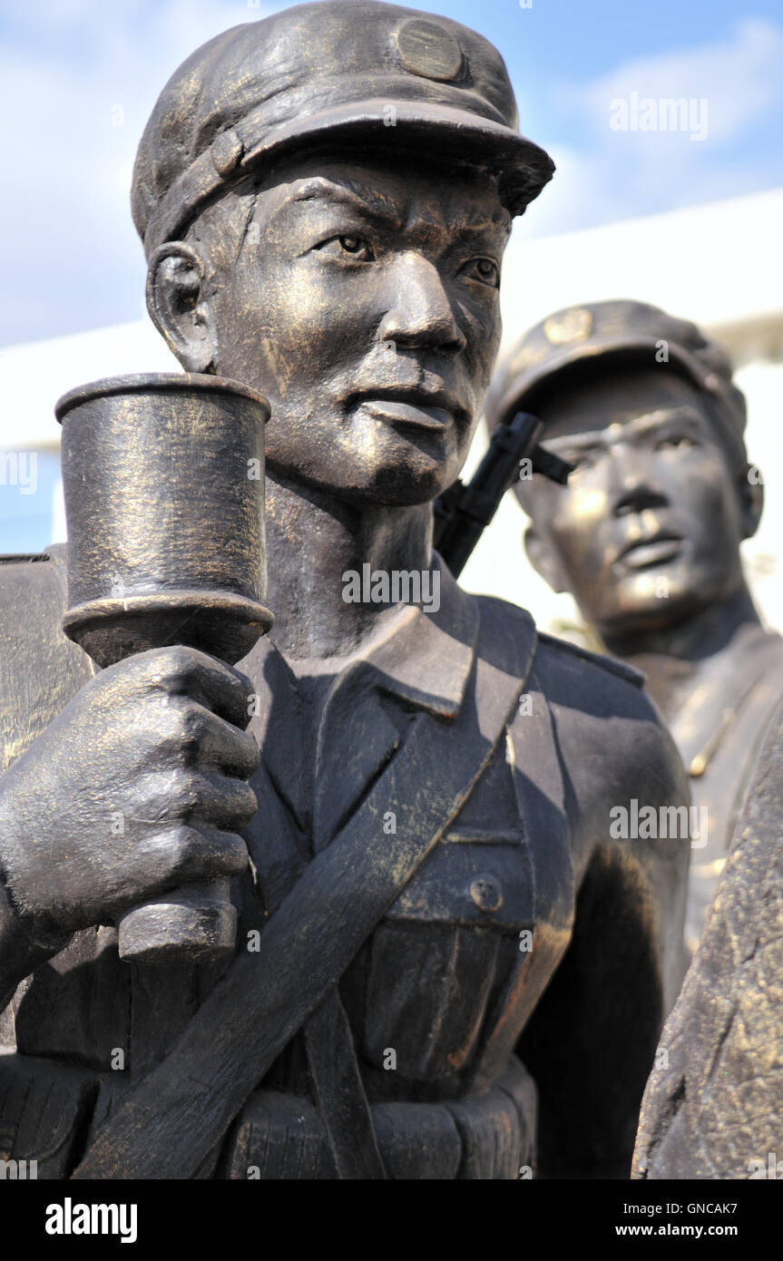Vientiane, Armeemuseum, sozialistischen Soldaten Statuen Stockfoto