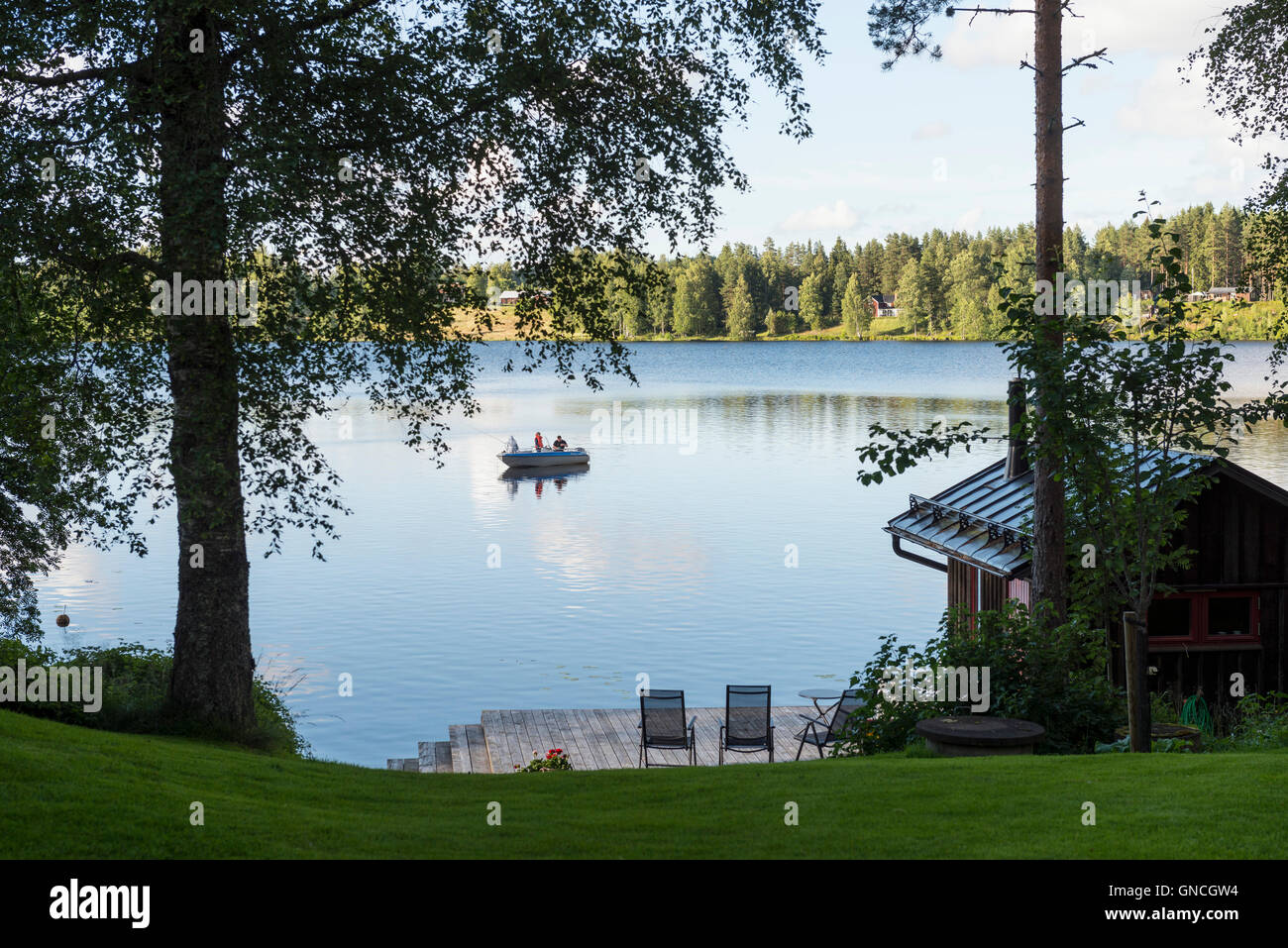 Angeln vom Boot, Schweden Stockfoto