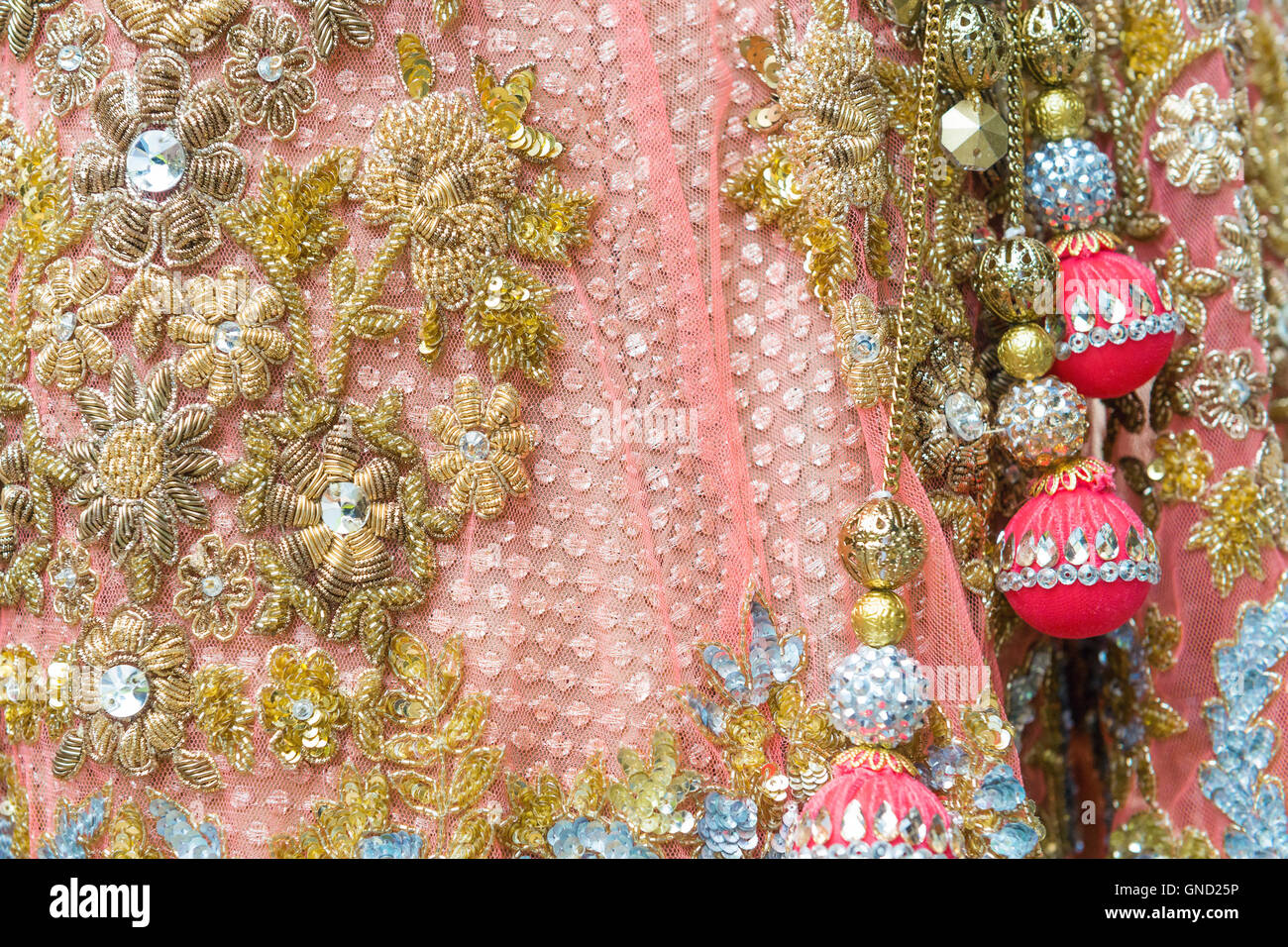 Indische Stickerei auf dem Kleid, selektiven Fokus Stockfoto