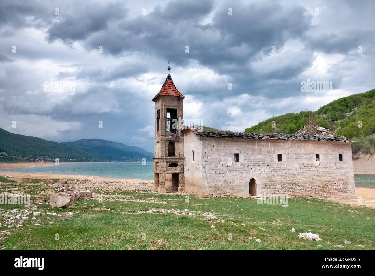 St. Nikolaus Kirche, Mavrovo See, Mazedonien Stockfoto