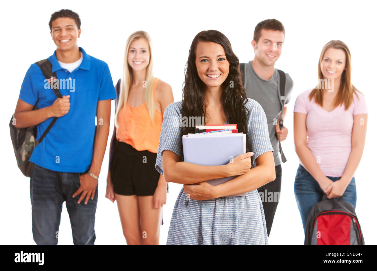 Multi-ethnischen Gruppe von Teens mit kaukasischen und Afro-Amerikaner Mädchen und jungen in Freizeitkleidung. Stockfoto