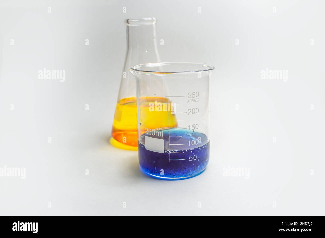 Großaufnahme Glas Becher für Wissenschaft Experiment Hintergrund messen Stockfoto