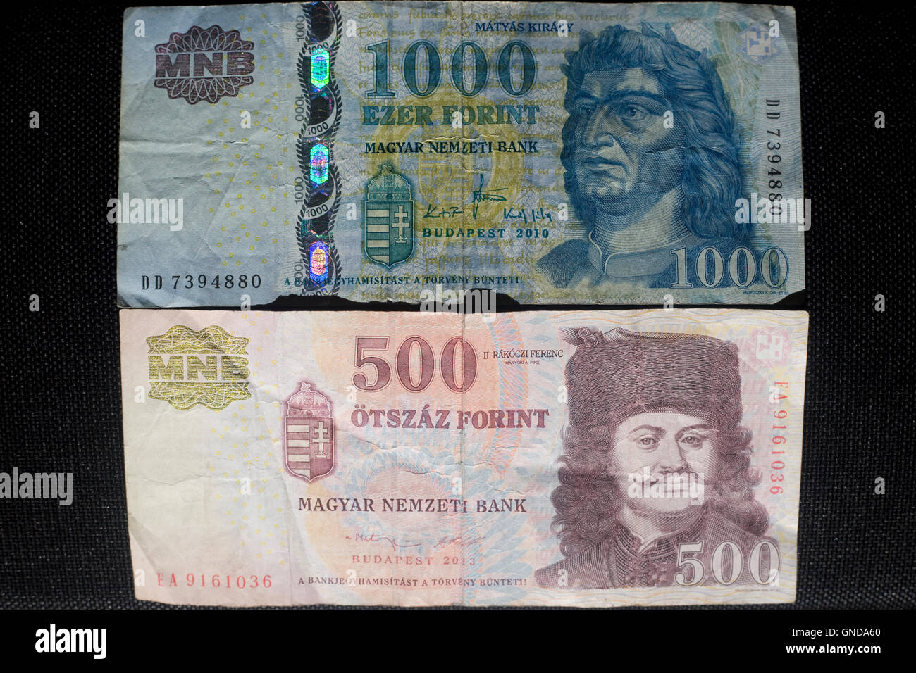 Ein 500 und einem 1000 Forint ungarischen Nationalbank Noten Stockfoto