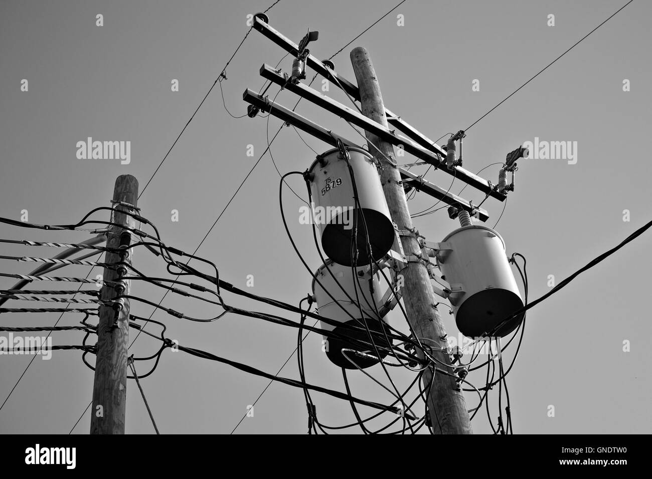 Strommast Drähte Stockfoto