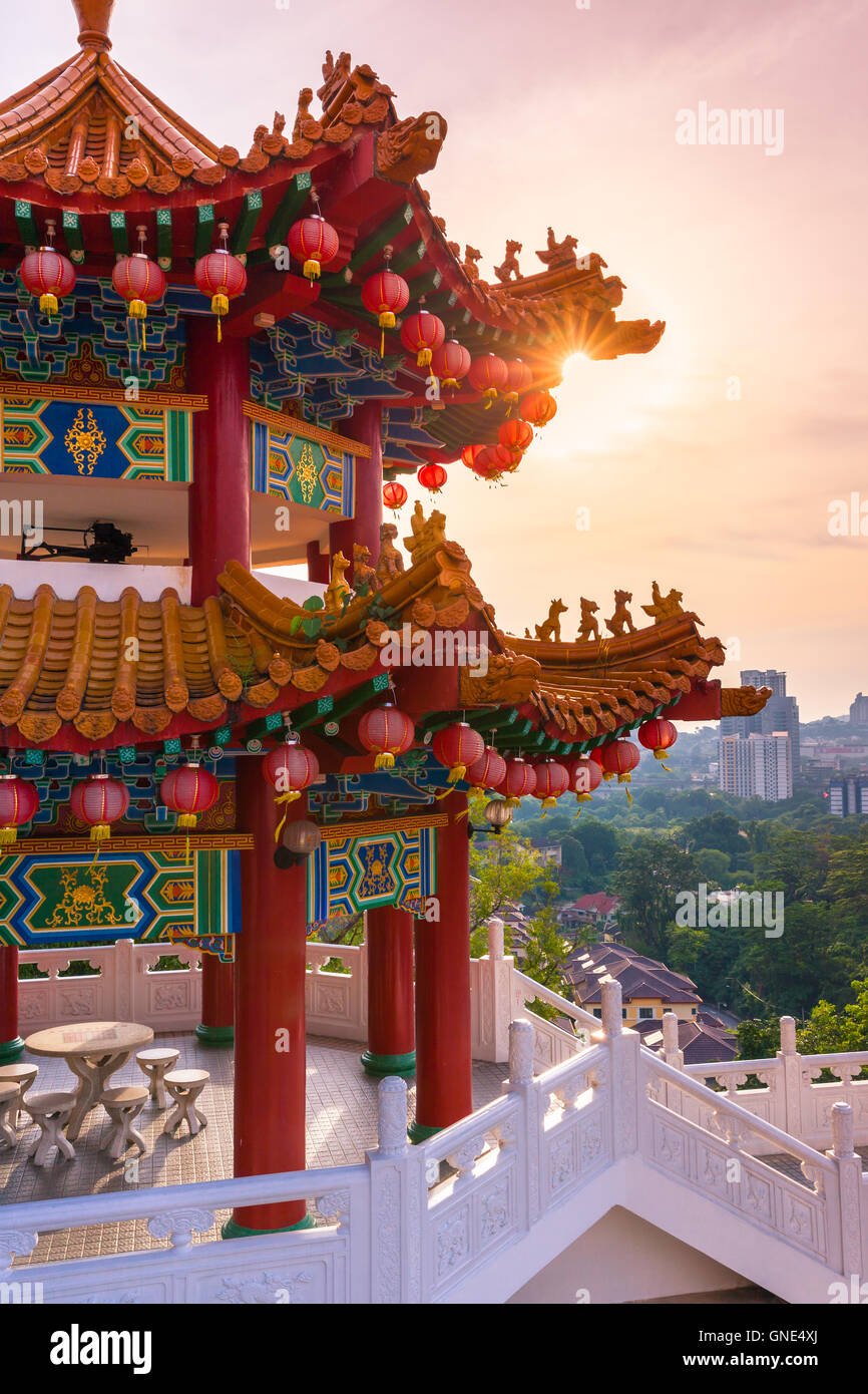 Goldener Sonnenuntergang am Thean Hou buddhistische Tempel, Kuala Lumpur, Malaysia Stockfoto