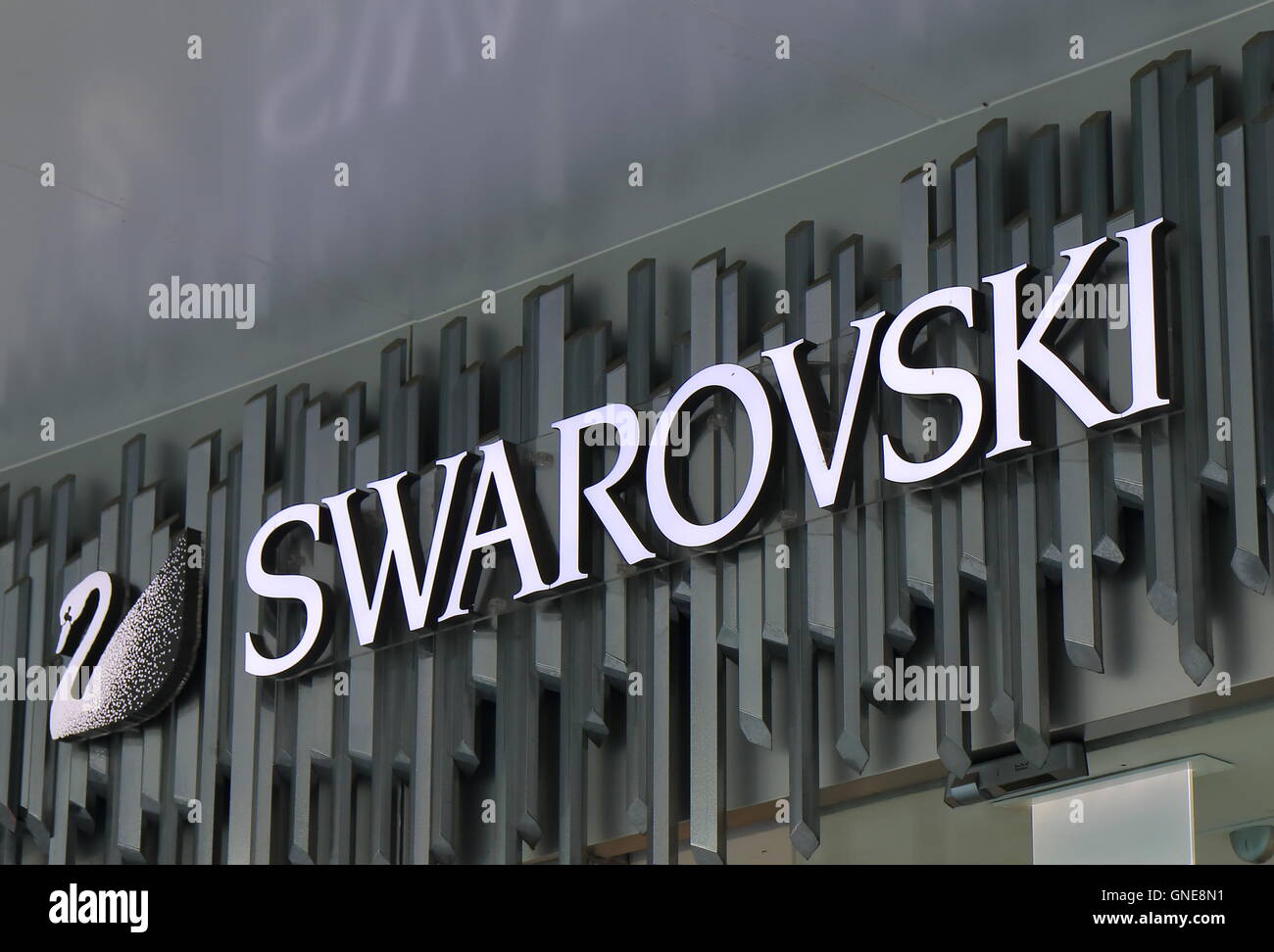 Swarovski-Fashion-Marke. Österreichischen Hersteller von Luxus schneiden Bleiglas. Stockfoto