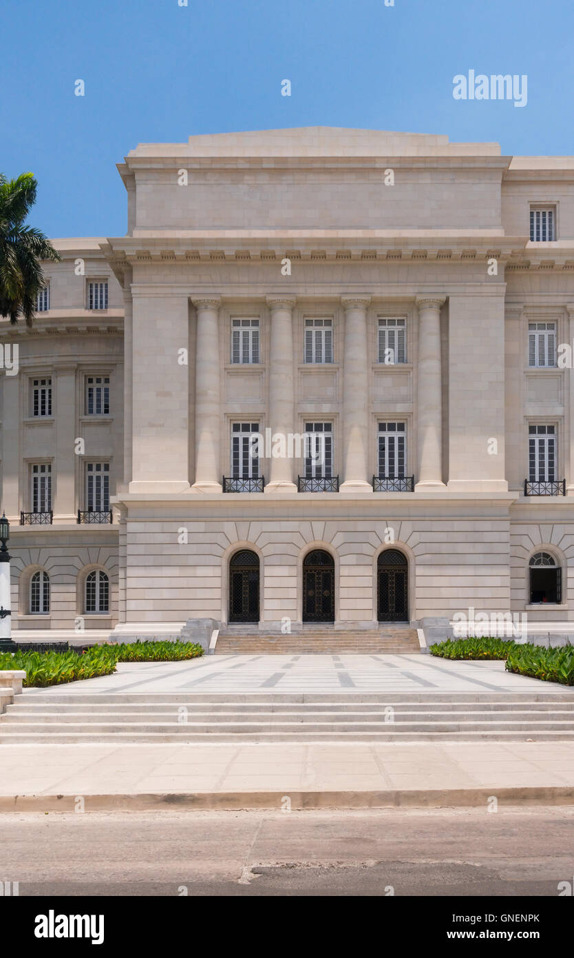 Die Seite der El Capitolio Bau nach Renovierungsarbeiten abgeschlossen sind. Havanna, Kuba. Stockfoto