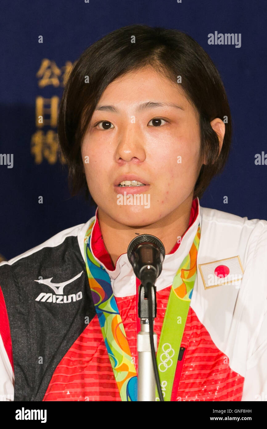 Haruka Tachimoto, Judo gold Medalist in Rio Olympic, spricht während einer Pressekonferenz in der Foreign Correspondents Club of Japan am 30. August 2016, Tokio, Japan. Die drei Goldmedaillen-Gewinner Judokas sprach über Rio 2016 Olympischen Spiele, wo Japan einen Rekord 12 erfasst Medaillen in dieser Disziplin und ihre Hoffnungen und Pläne für Tokio 2020. © Rodrigo Reyes Marin/AFLO/Alamy Live-Nachrichten Stockfoto