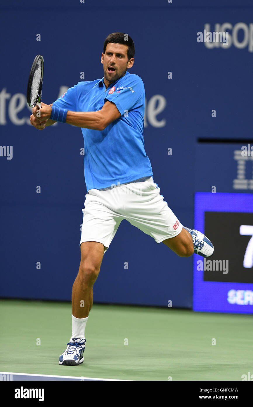 FLUSHING New York-29 AUGUST: Novak Djokovic Vs Jerzy Janowicz auf Arthur Ashe Stadion an der USTA Billie Jean King National Tennis Center am 29. August 2016 in Flushing Queens. Foto von Larry Marano © 2016 Stockfoto