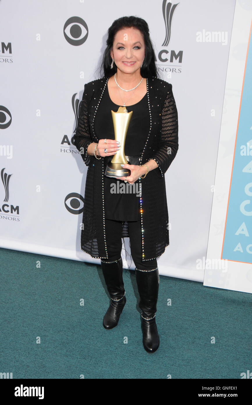 Nashville, Tennessee, USA. 30. August 2016. Crystal Gayle. 10. jährlichen ACM Auszeichnung ehrt die Sieger von der Academy of Country Music Awards statt im Ryman Auditorium. Bildnachweis: Dara-Michelle Farr/AdMedia/ZUMA Draht/Alamy Live-Nachrichten Stockfoto